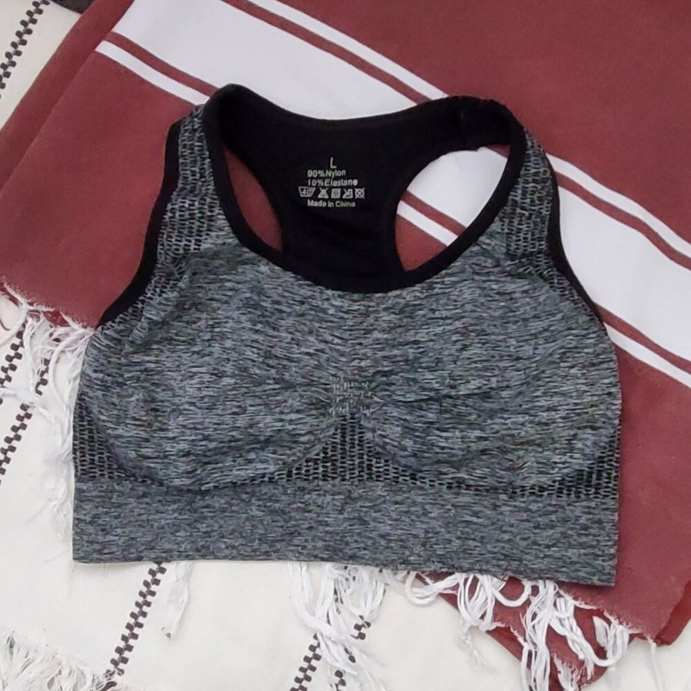Sports bra size L